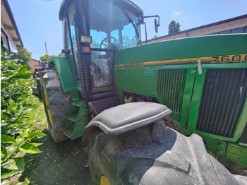 JOHN DEERE 7600 Traktor