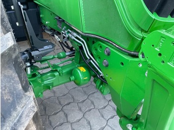 JOHN DEERE 6130R Traktor