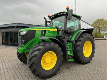 JOHN DEERE Traktor