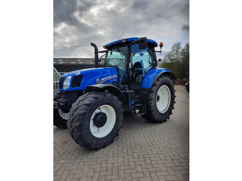 NEW HOLLAND T6 Traktor