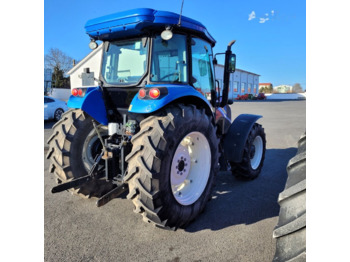 NEW HOLLAND Traktor