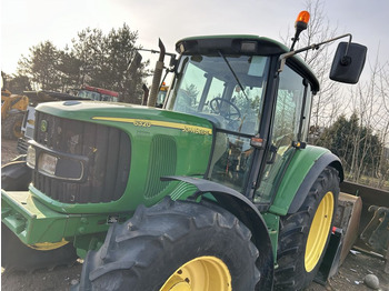 JOHN DEERE 6320 Traktor