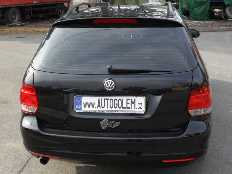 PKW Volkswagen Golf Kombi: das Bild 9