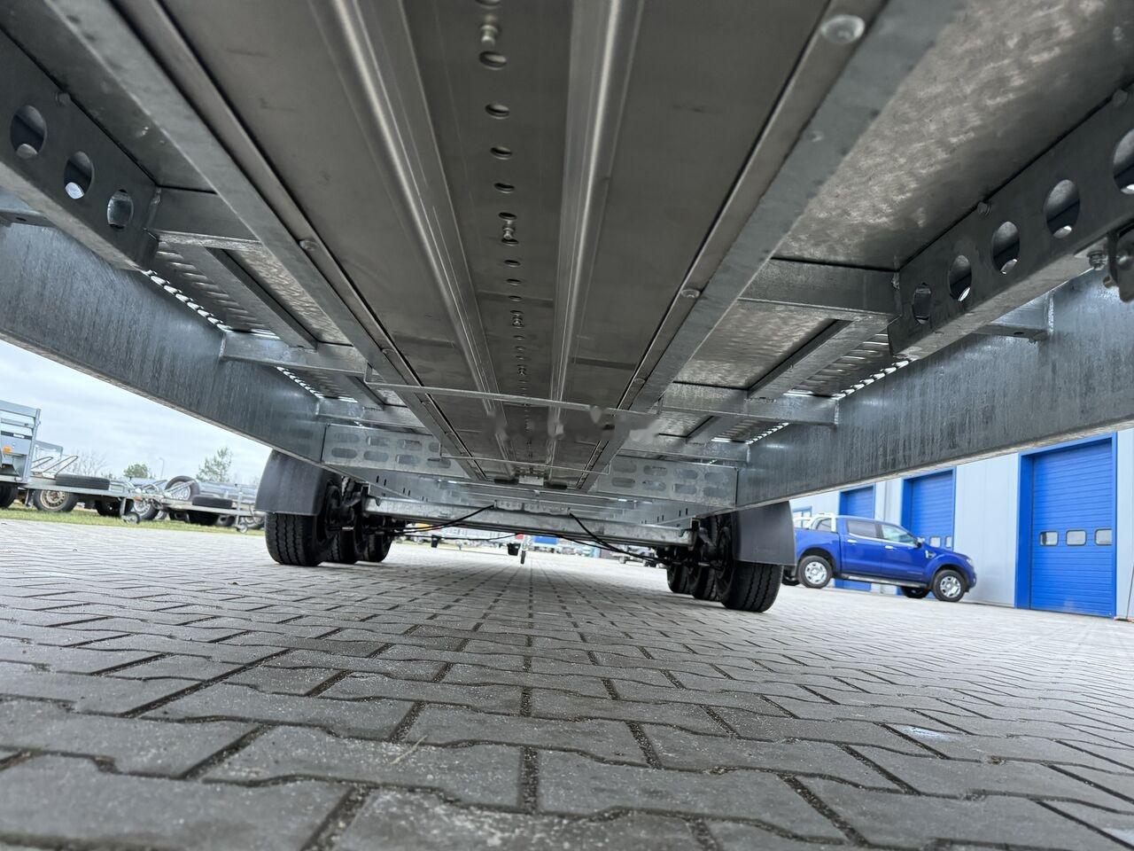 Autotransporter Anhänger, Zustand - NEU Lorries PL35-8521 laweta na dwa auta 3500kg wypełnienie ALU 3 osie: das Bild 22