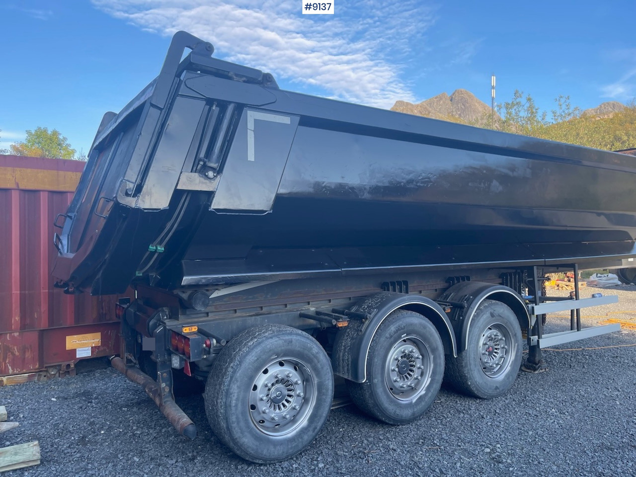 Carnehl tipping semi trailer in good condition – Finanzierungsleasing Carnehl tipping semi trailer in good condition: das Bild 3