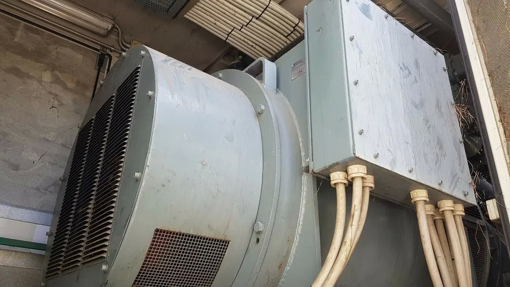 Stromgenerator Agregat Prądotwórczy na Angielskim silniku PAXMAN 3400 KM VP185 . 12 cylindrów .: das Bild 6