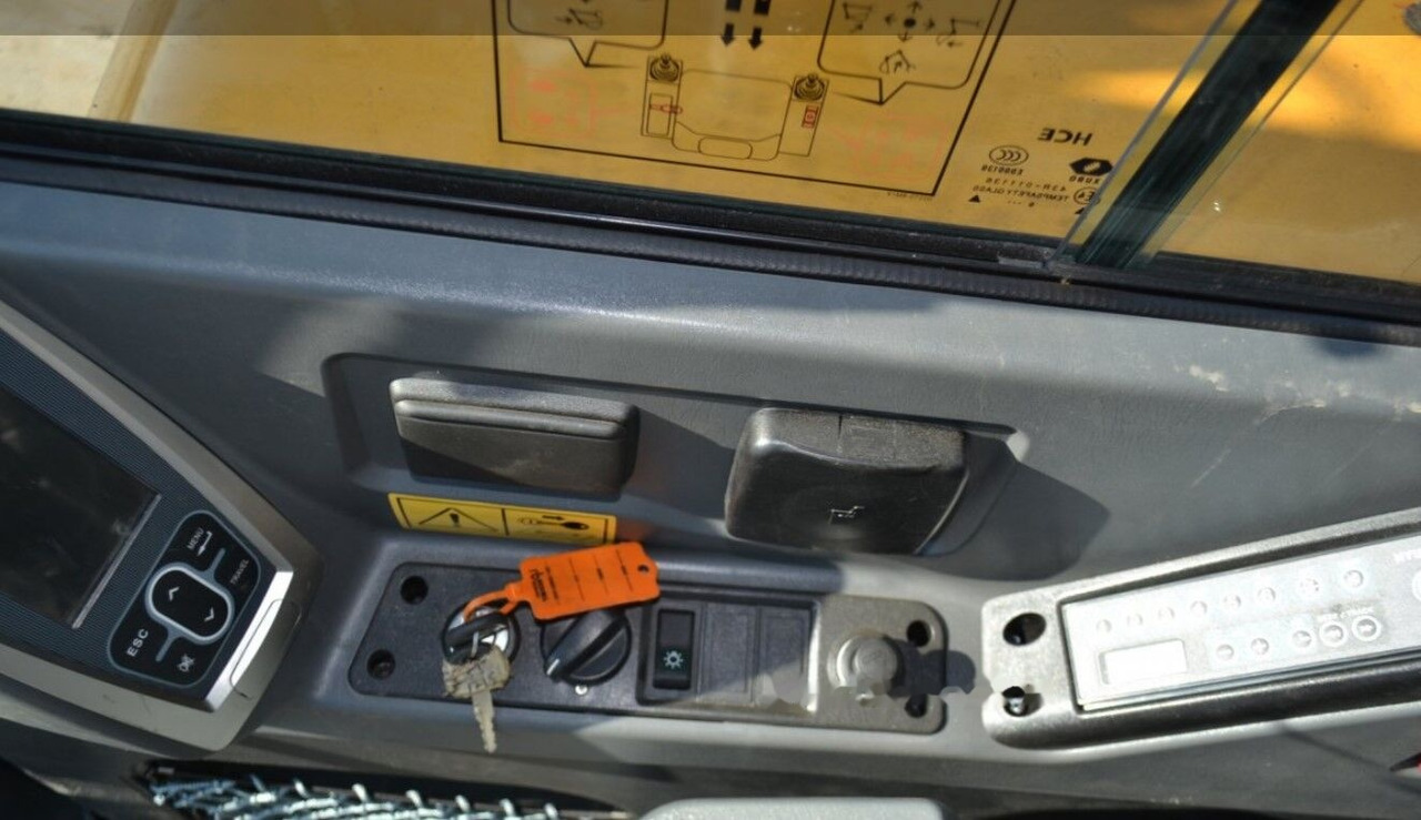 Minibagger Hyundai HX55 Mini lánctalpas forgókotró: das Bild 10