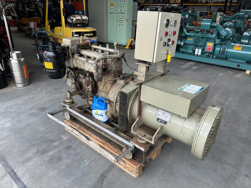 Stromgenerator MWM D 226-4 AvK 35 kVA Marine generatorset: das Bild 10