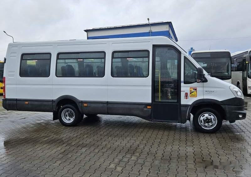 Kleinbus, Personentransporter IVECO A50C17: das Bild 3