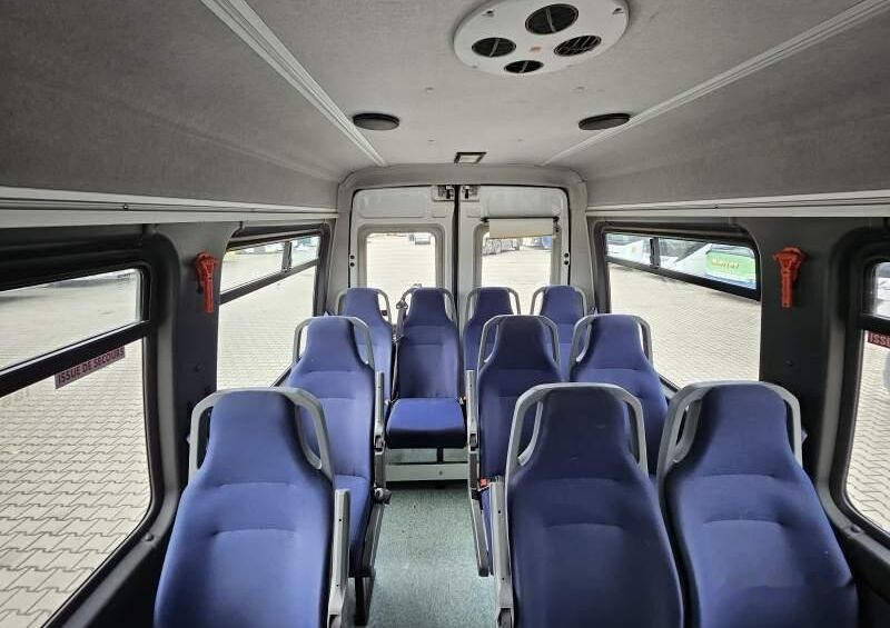 Kleinbus, Personentransporter IVECO A50C17: das Bild 21