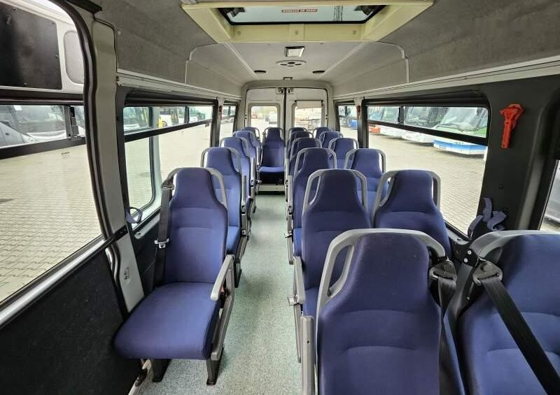 Kleinbus, Personentransporter IVECO A50C17: das Bild 28