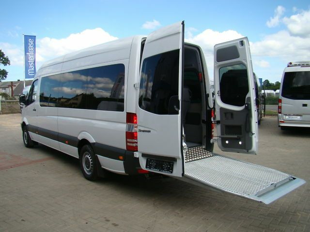 Kleinbus, Personentransporter, Zustand - NEU Mercedes-Benz - Cuby -316 CDI Sprinter mit el. Rollstuhlrampe: das Bild 3