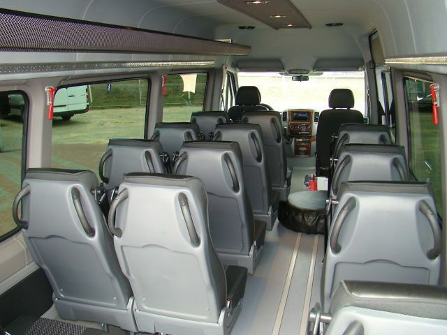Kleinbus, Personentransporter, Zustand - NEU Mercedes-Benz - Cuby -316 CDI Sprinter mit el. Rollstuhlrampe: das Bild 4
