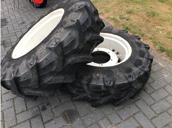 Felgen und Reifen für Traktor 13.6R24 & 16.9R34 Banden: das Bild 1