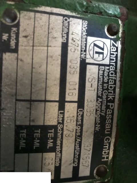 Achse und Teile für Landmaschine John Deere 3215 - Obudowa Mostu: das Bild 3