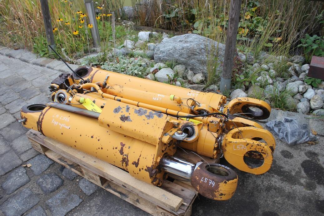 Hydraulikzylinder für Baumaschine Liebherr L 574: das Bild 3