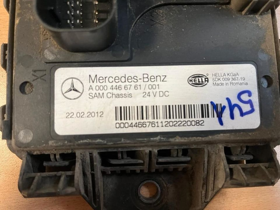 Elektrische Ausrüstung für LKW Mercedes Actros MP4 Frontmodul A0004466761: das Bild 2