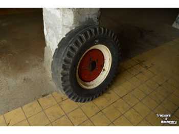 Felgen und Reifen für Landmaschine Semperit 7.5r16: das Bild 1