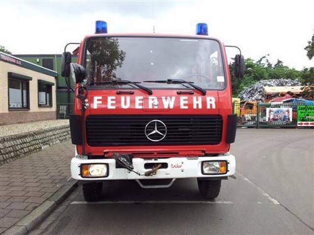 Feuerwehrfahrzeug Mercedes-Benz 1019 AF 36: das Bild 2
