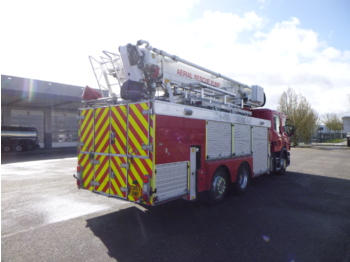 Feuerwehrfahrzeug Scania P310 6x2 RHD fire truck + pump, ladder & manlift: das Bild 4