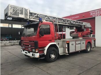 Feuerwehrfahrzeug Scania P93 LADDERWAGEN 30 METER: das Bild 1