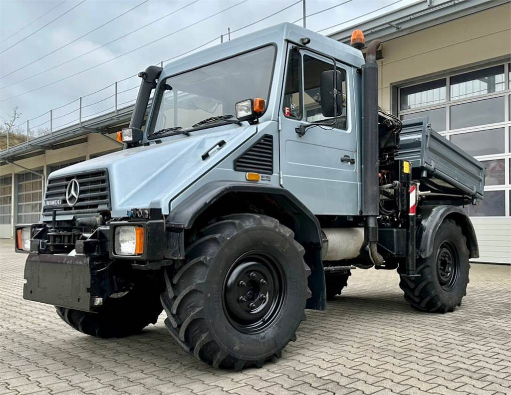 Kommunal-/ Sonderfahrzeug, Kipper Unimog 130 - U130 418 74426 mit Kran und Winde Mer: das Bild 3