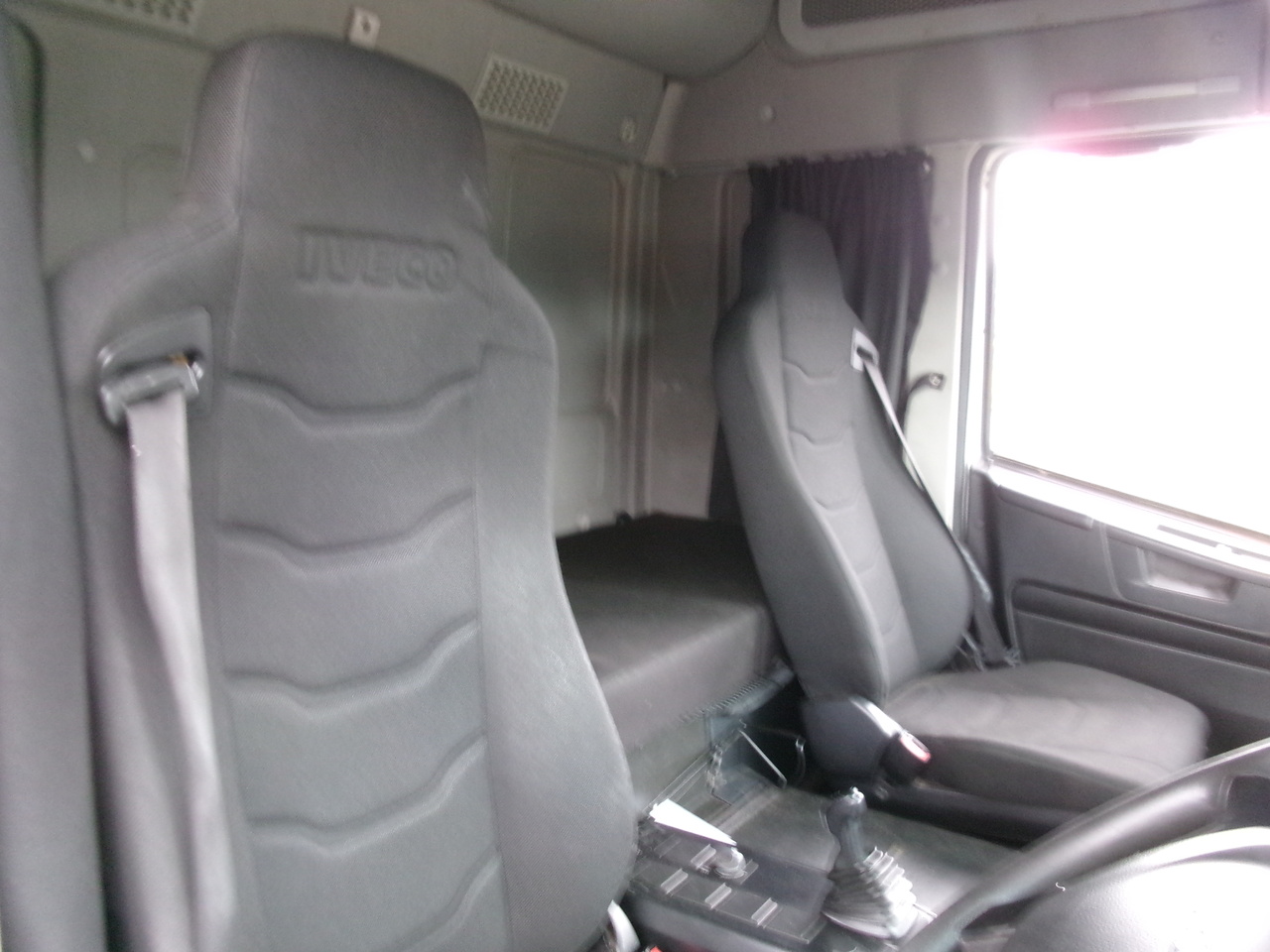 Koffer LKW Iveco Eurocargo 180E25S RHD 4x2 Euro 6 Closed box: das Bild 14