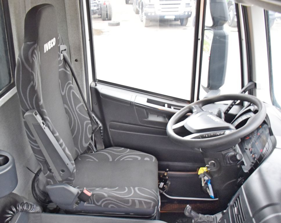 Kipper Iveco Trakker 410 Kipper 5,90m + BORDMATIC / 8x4: das Bild 12