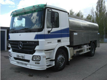 Tankwagen Für die Beförderung von Lebensmittel Mercedes-Benz 1850LL TANK ISOLIERT: das Bild 1
