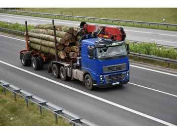 VOLVO FH16 700 6×4 - Holztransporter: das Bild 2