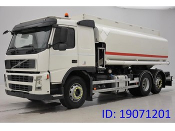 Tankwagen Für die Beförderung von Kraftstoff Volvo FM 400 - 6x2: das Bild 1