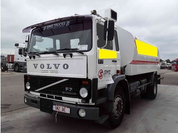 Tankwagen Volvo F 7 15000L 5 compartiments: das Bild 1