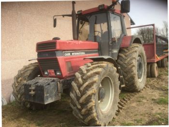 Traktor Case IH 1455 XL: das Bild 1