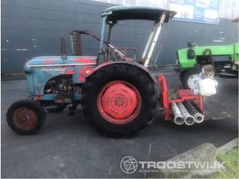 Traktor Hanomag R424 B: das Bild 1