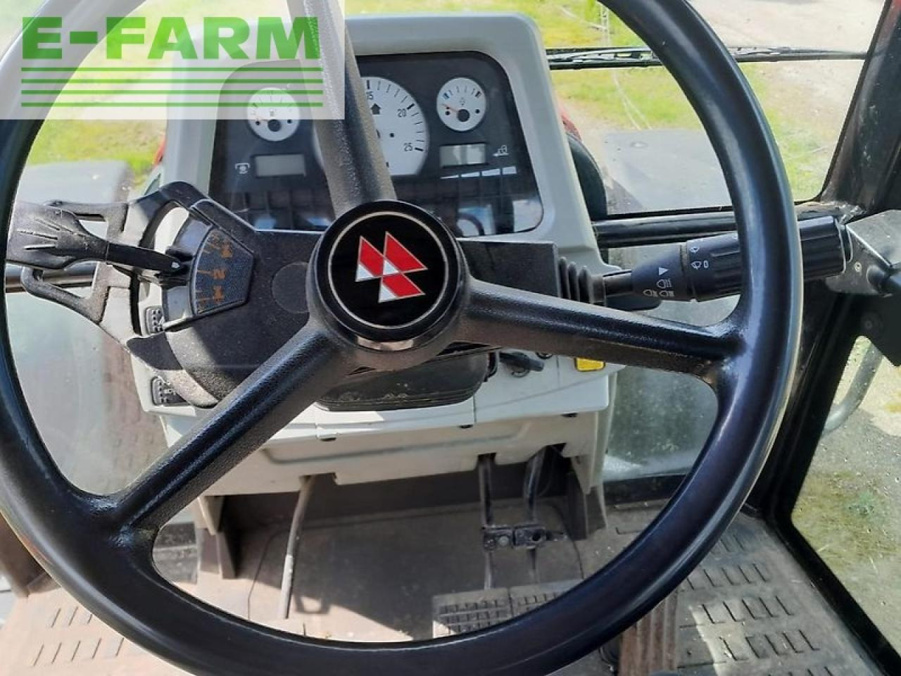 Traktor Massey Ferguson 5455 dyna-4: das Bild 14