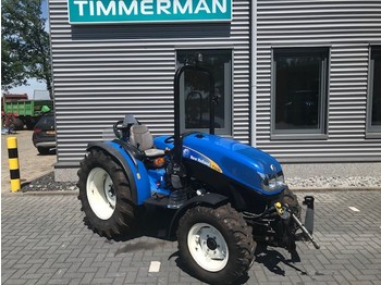 Traktor New Holland T3030: das Bild 1