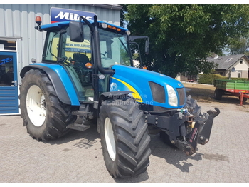 Traktor New Holland T5060: das Bild 1