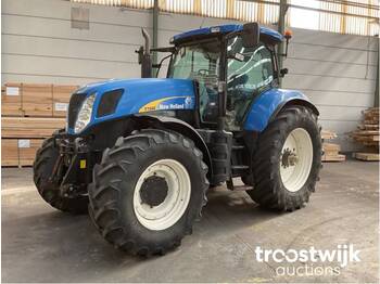 Traktor New Holland T7040: das Bild 1