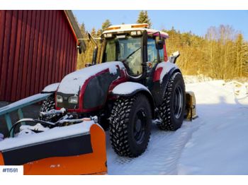 Traktor Valtra T190: das Bild 1