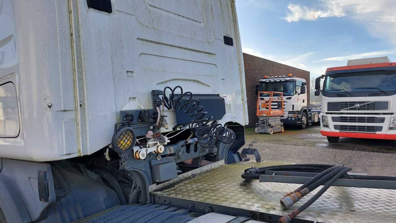 Sattelzugmaschine Scania R380: das Bild 10