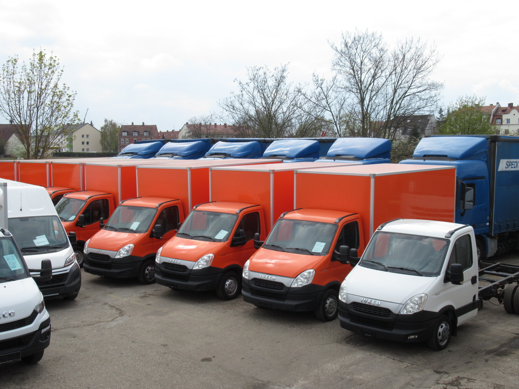 AutoStratis - IVECO Transporter - Euro 6, Ladebordwand undefined: das Bild 2