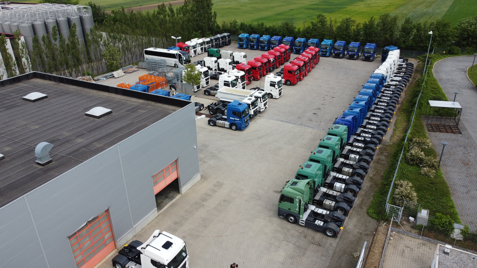 MHS Truck Center GmbH undefined: das Bild 2