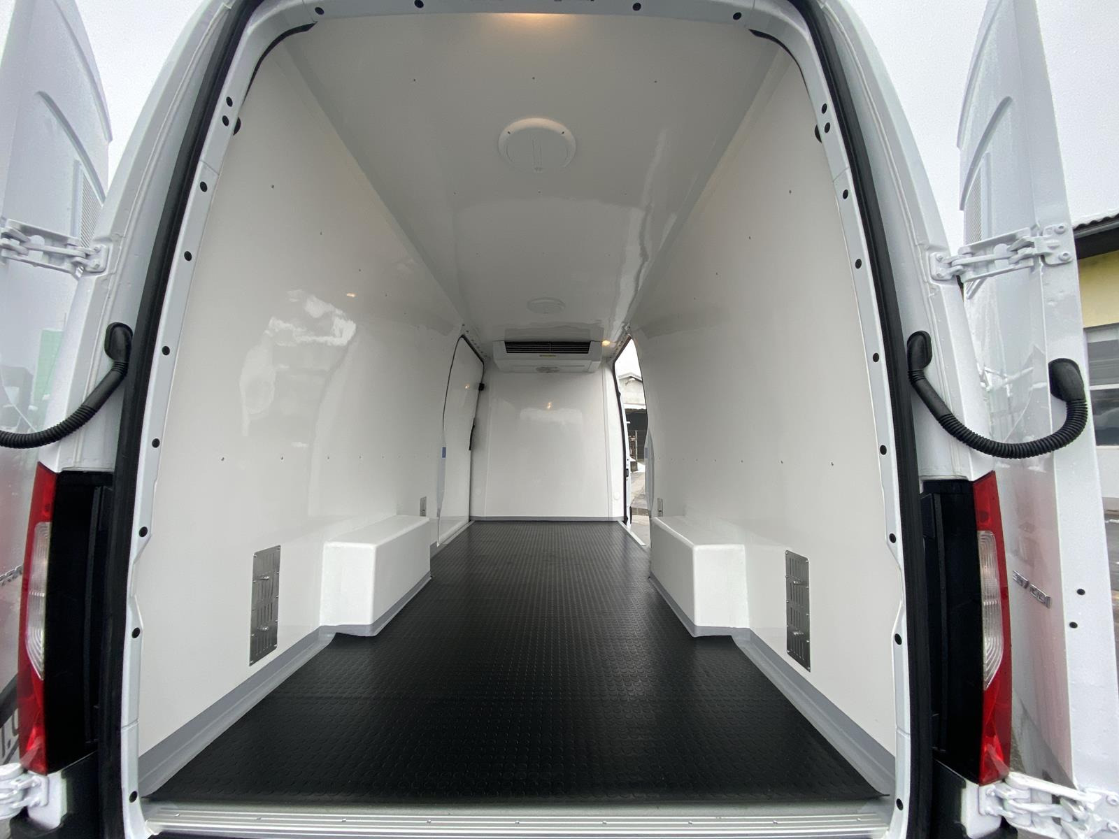 RINZ ROS d.o.o. (GmbH) - Transporter undefined: das Bild 13