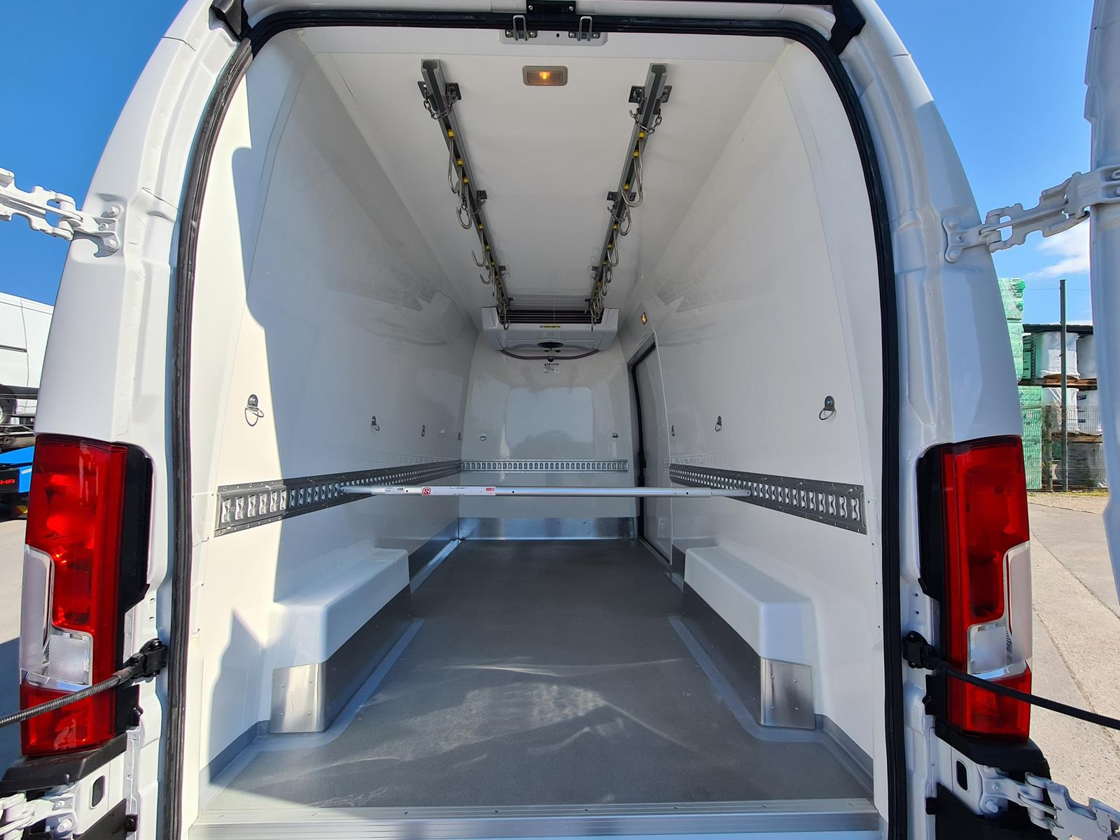 RINZ ROS d.o.o. (GmbH) - Transporter undefined: das Bild 35