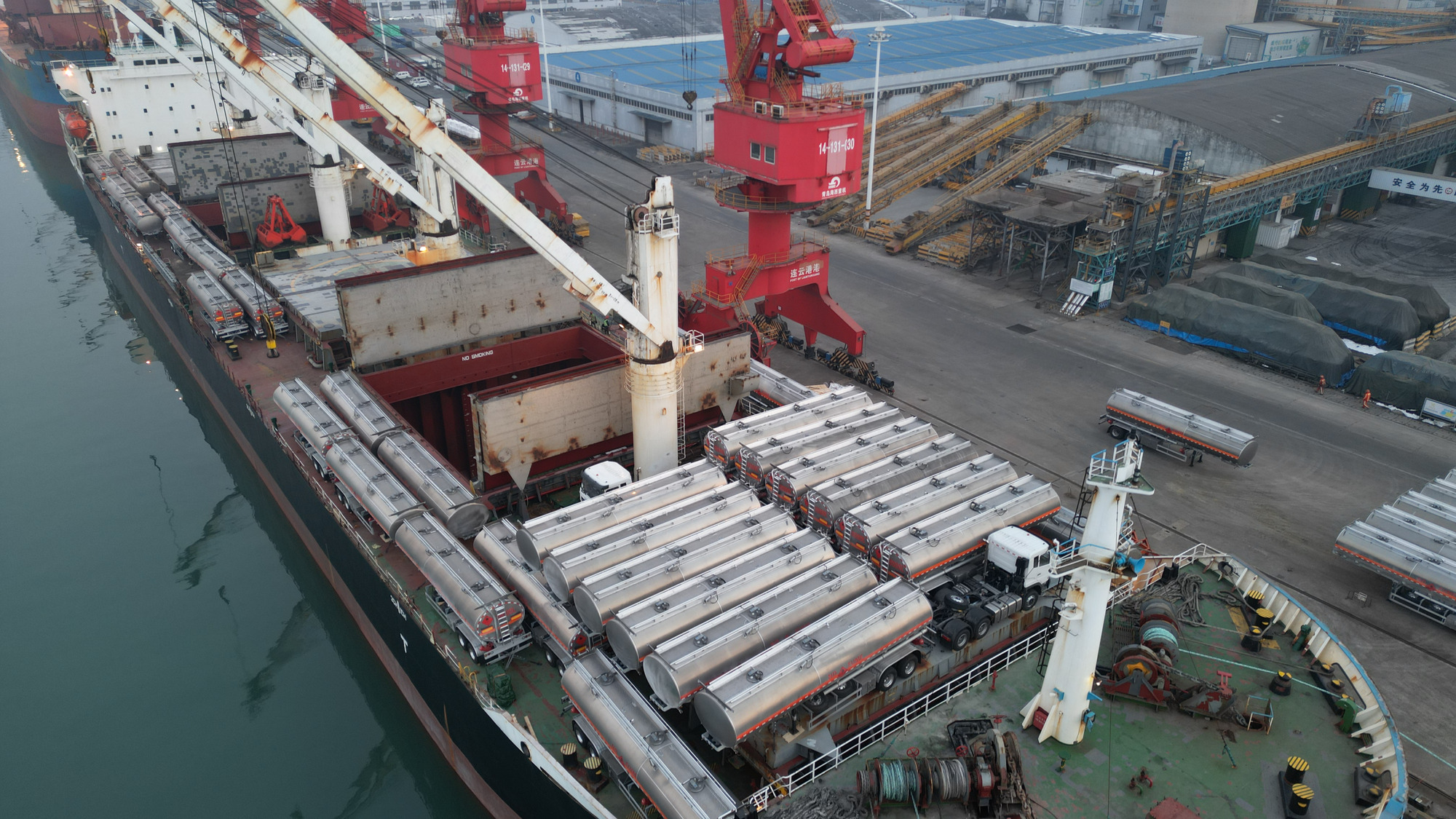 Qingdao Higher Weight Trade Co. LTD - LKW - Rechtslenker undefined: das Bild 2