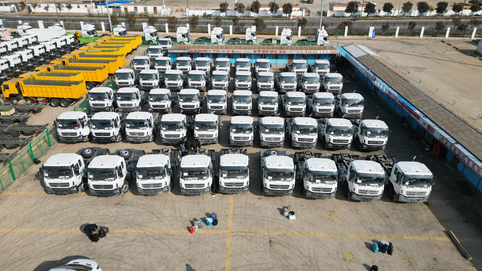 Qingdao Higher Weight Trade Co. LTD - LKW - Rechtslenker undefined: das Bild 1