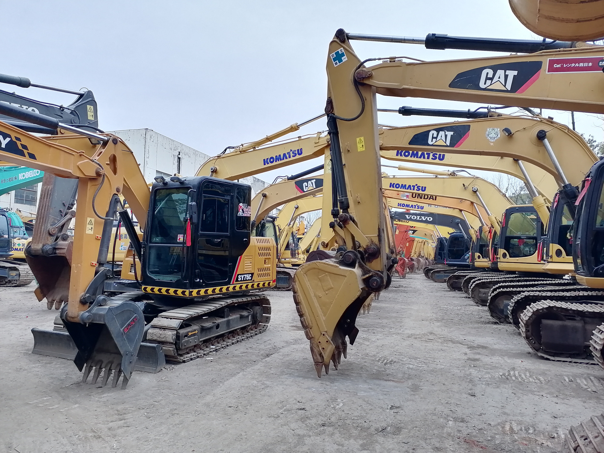Qingdao Higher Weight Trade Co. LTD - LKW - Rechtslenker undefined: das Bild 8