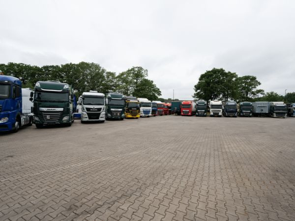 Hesselink Trucks B.V. - Wohnmobile - Getriebe: Schaltgetriebe undefined: das Bild 5