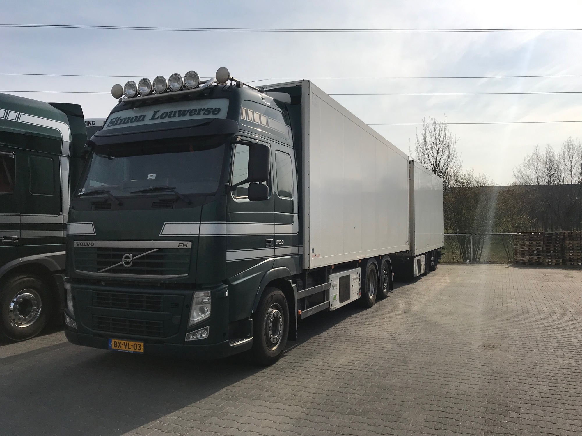 HE TRADING undefined: das Bild 3