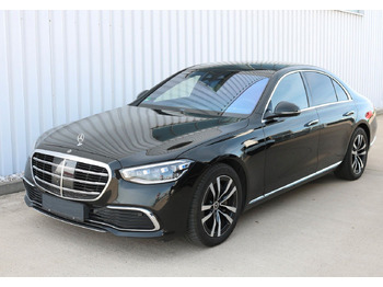 MERCEDES-BENZ Limousine